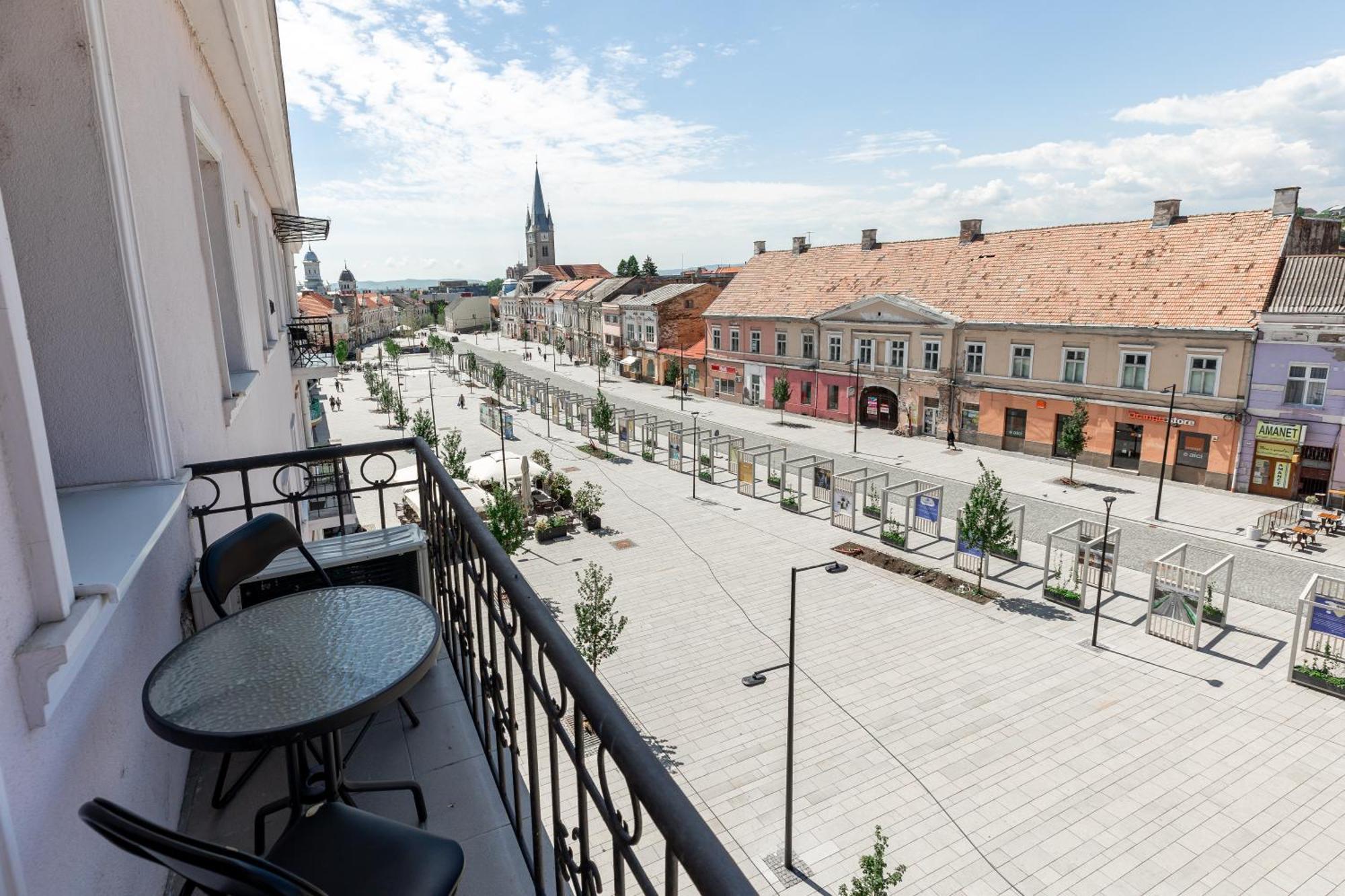 Salt Orchid Central Apartment Turda Bagian luar foto