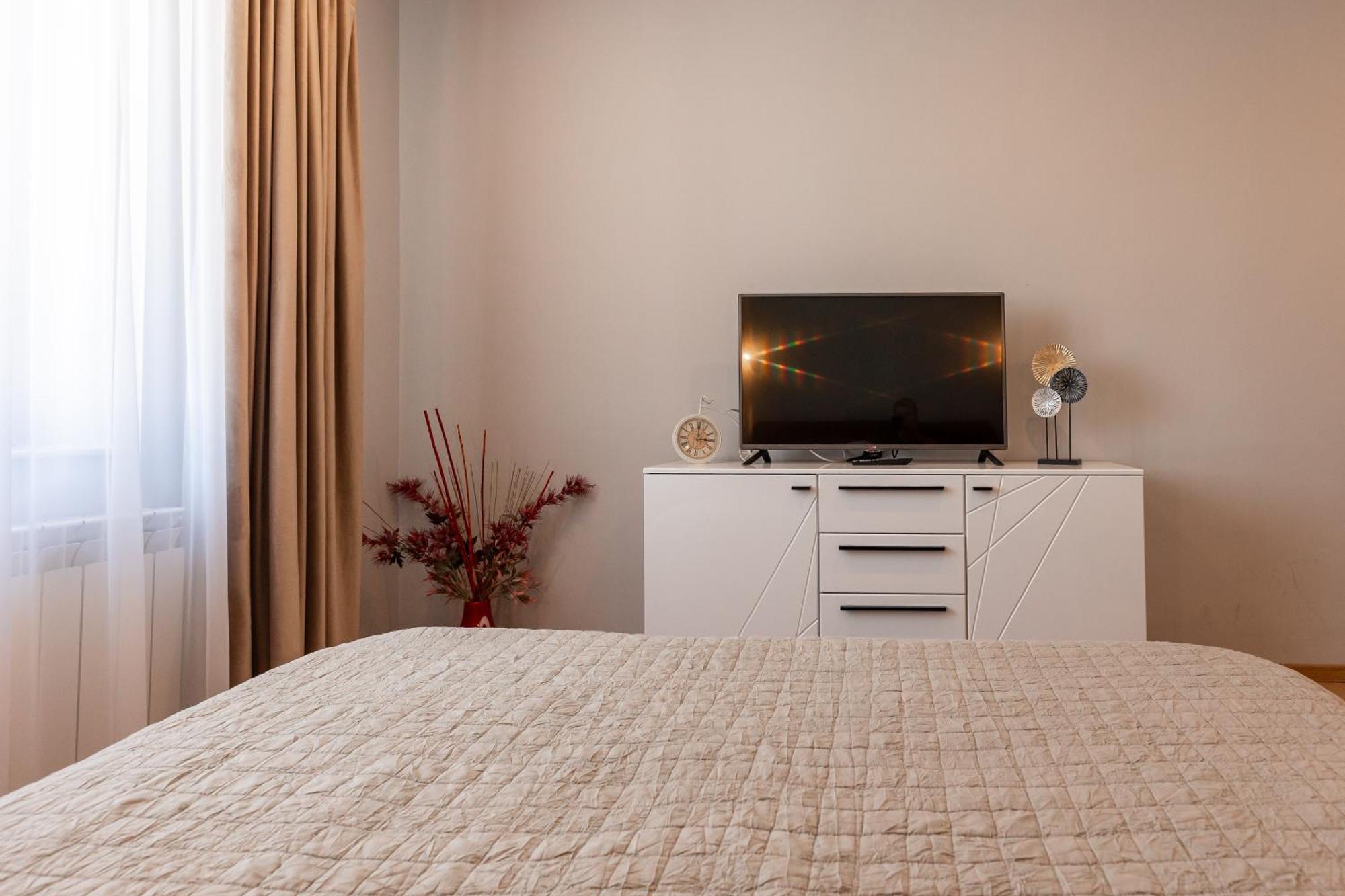 Salt Orchid Central Apartment Turda Bagian luar foto
