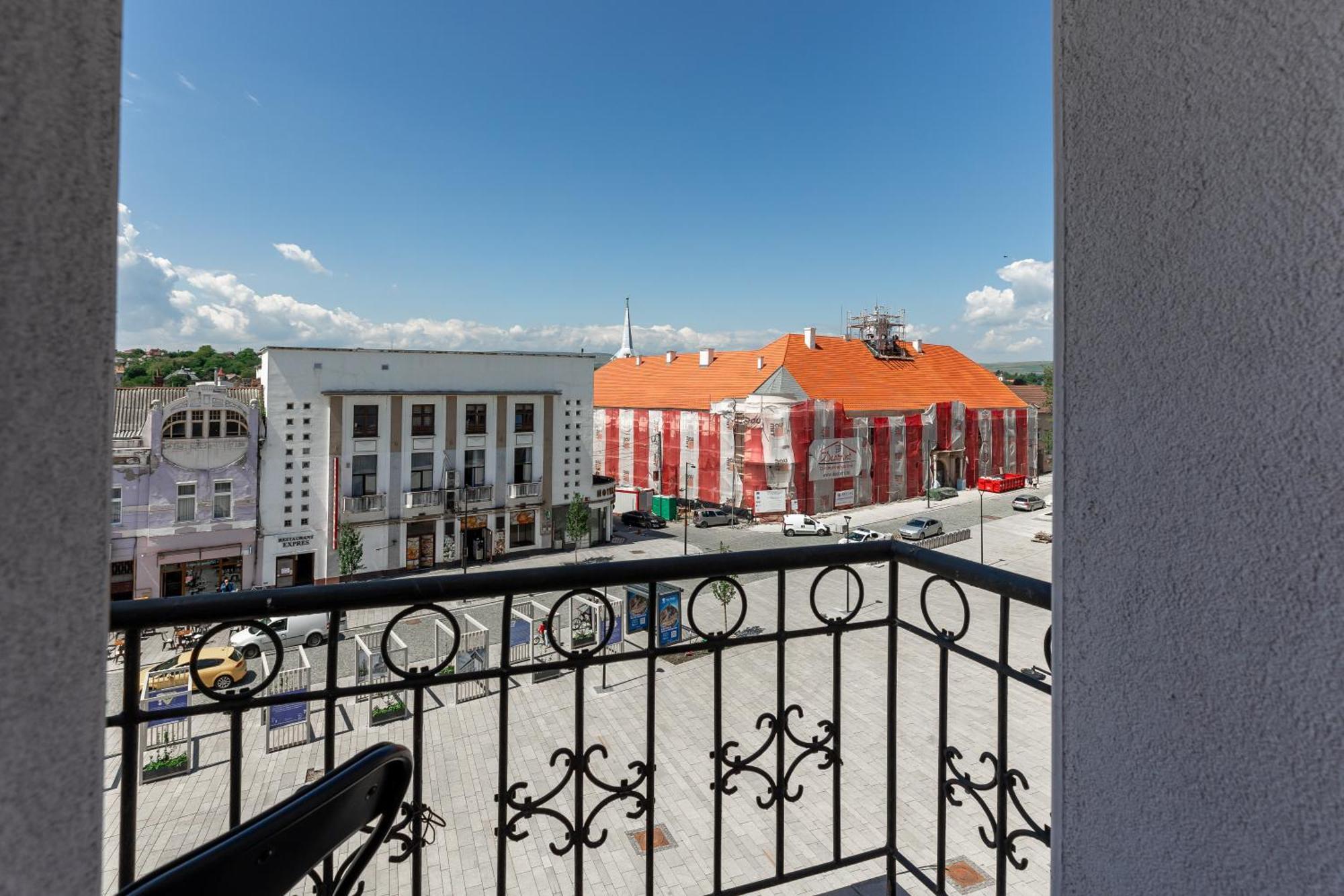 Salt Orchid Central Apartment Turda Bagian luar foto