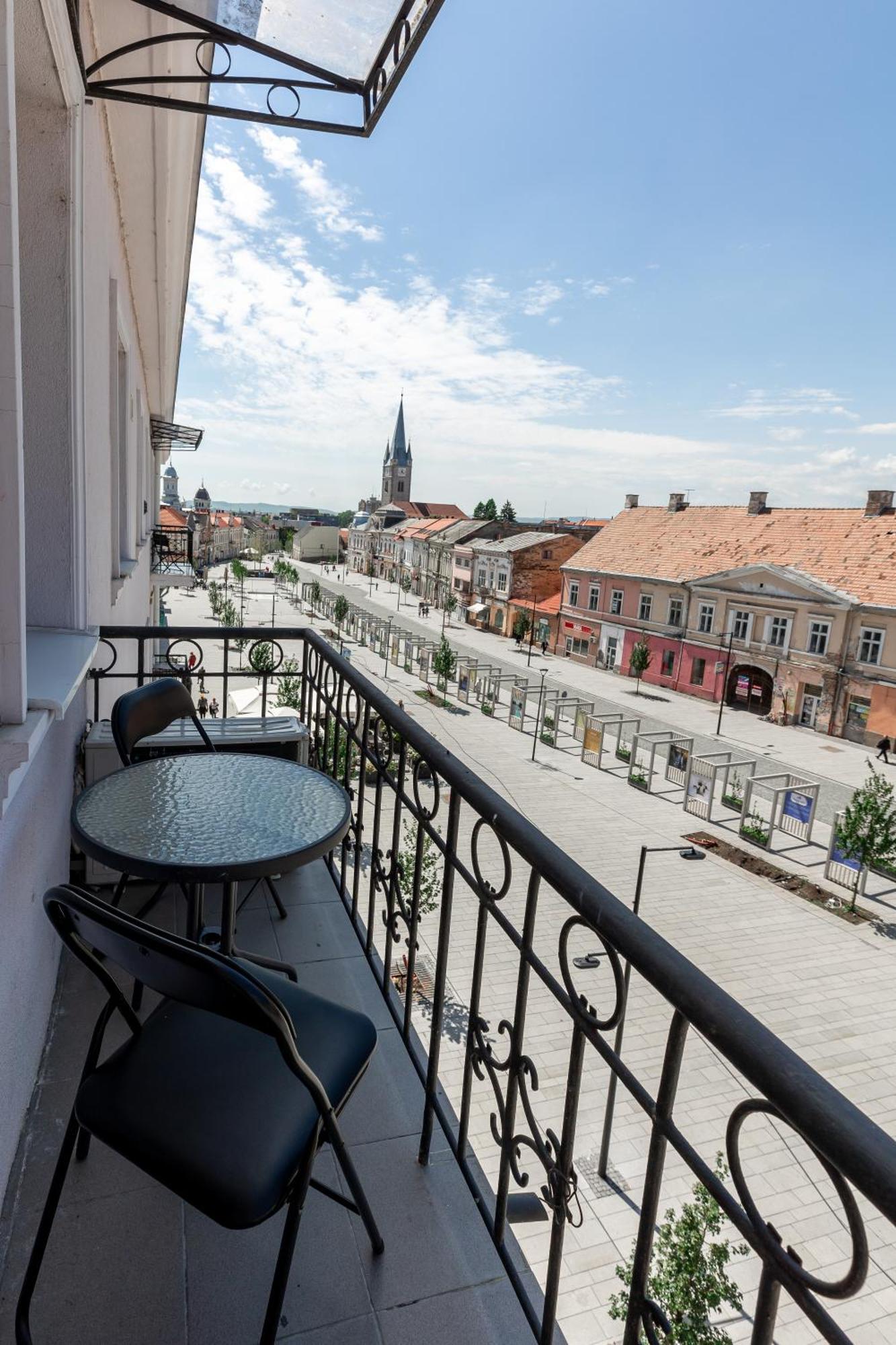Salt Orchid Central Apartment Turda Bagian luar foto